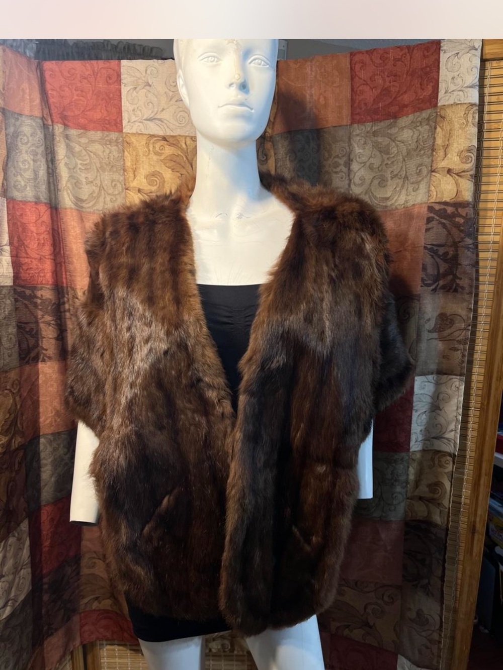vintage 1950s brown Faux fur Mink Stole/capelet featuring a satin floral lining